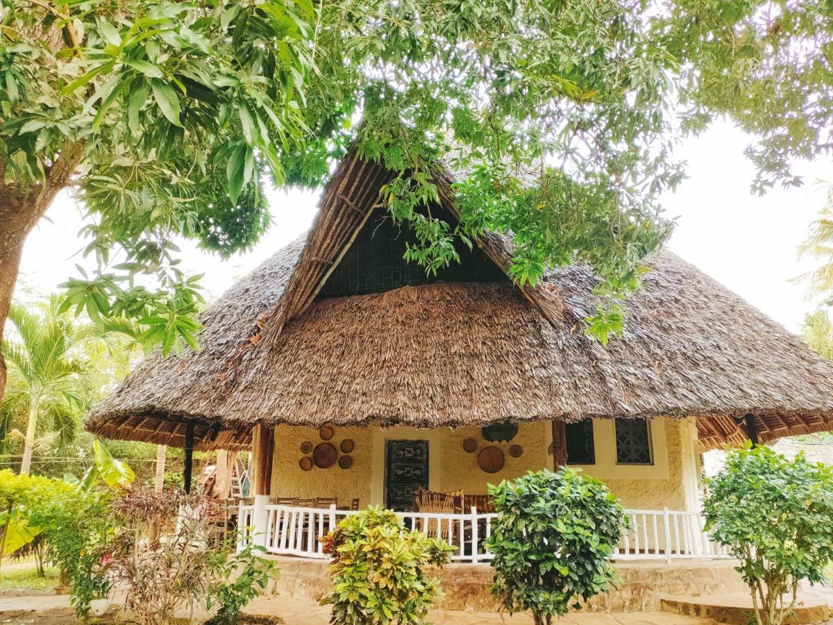 Upani In Diani Bed & Breakfast Diani Beach Luaran gambar