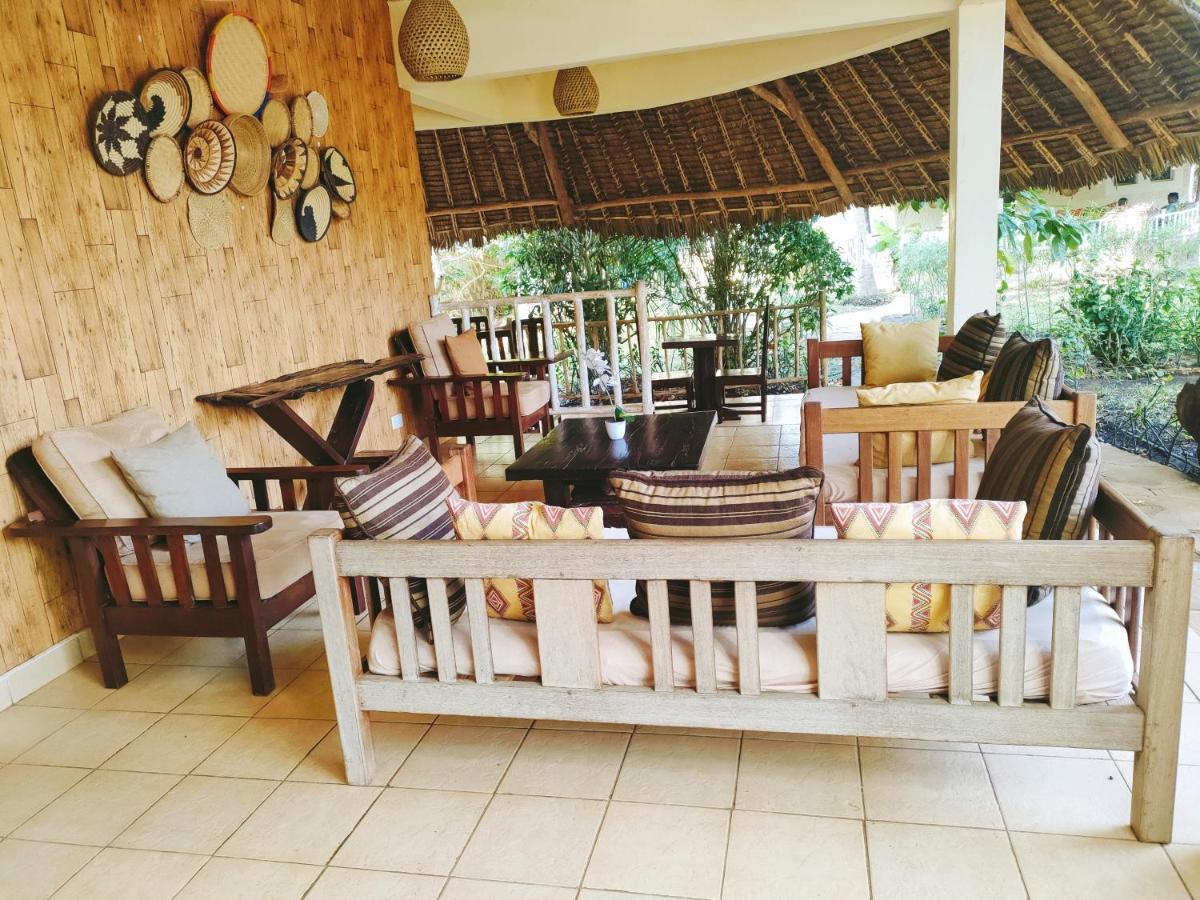 Upani In Diani Bed & Breakfast Diani Beach Luaran gambar