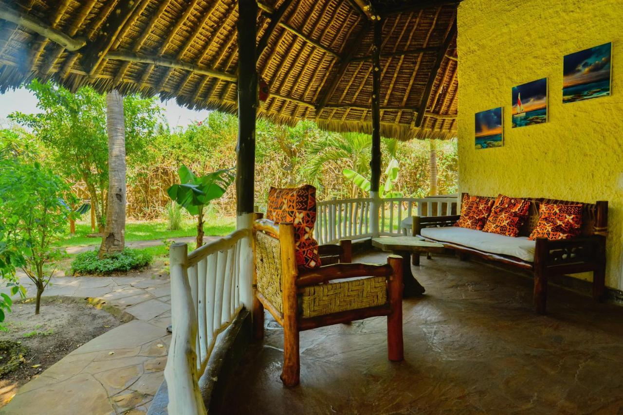 Upani In Diani Bed & Breakfast Diani Beach Luaran gambar