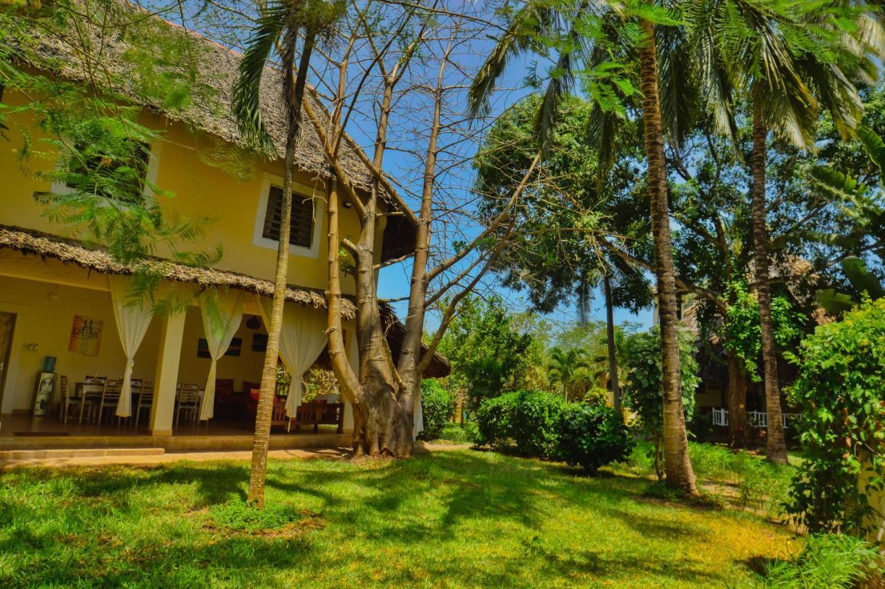 Upani In Diani Bed & Breakfast Diani Beach Luaran gambar