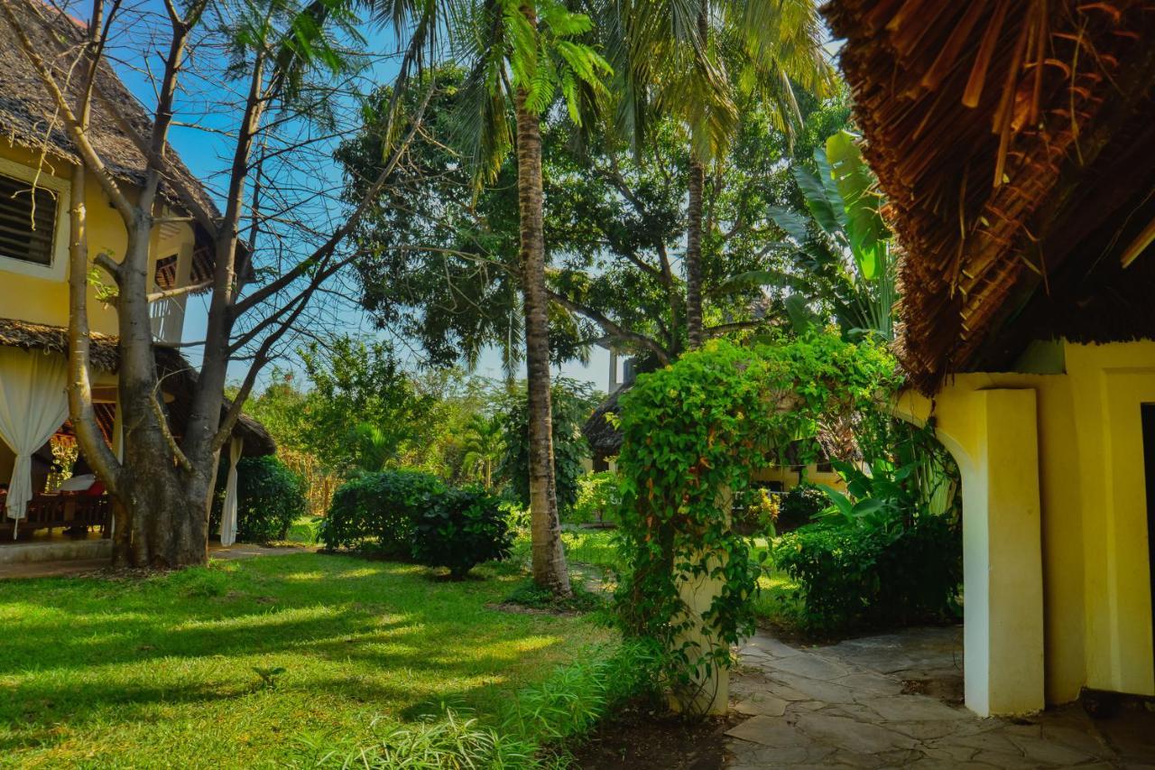 Upani In Diani Bed & Breakfast Diani Beach Luaran gambar